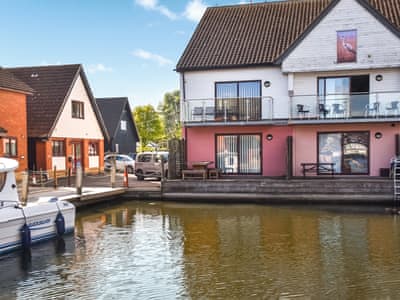 Exterior | Swift Cottage, Horning