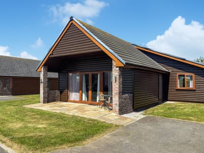 Front | Hawthorne 19, Fitling