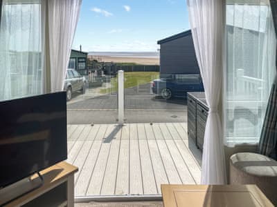 Open plan living space | Ocean View, Lancaster