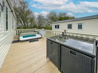 Jacuzzi | Vue Du Ciel - Tattershall Lake, Tattershall