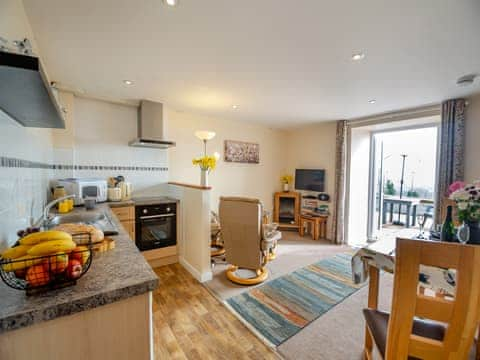 Open plan living space | Bwthyn Hudol Bach - Llwynhudol Vineyard Cottages, Pwllheli