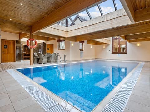 Luxurious indoor swimming pool | Piperdam House, Piperdam, near Dundee