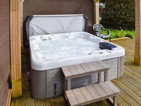 Hot tub | Pineville, Dover