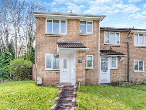 Exterior | Open Hearth Close, Griffithstown, near Pontypool