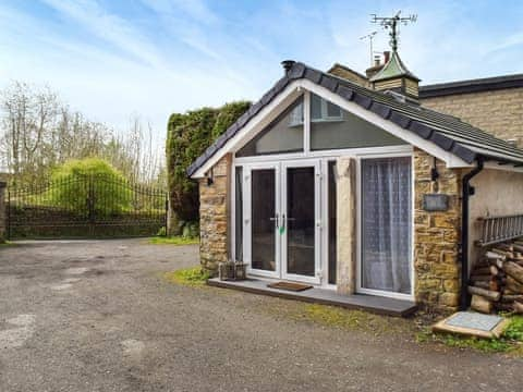 Exterior | Dove House, Hollingworth