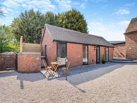 Exterior | Fountain Front Barn - Burrow Hill Farm, Corley