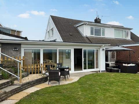 Exterior | Estuary Retreat, Llanelli