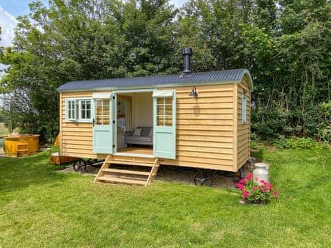 Exterior | The Good Shepherd Hut, Froxfield, near Petersfield