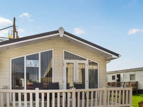 Exterior | Sandy Shores Lodge, Towyn