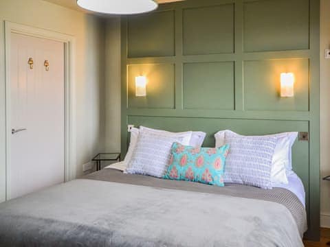 Double bedroom | Kew Cottage, Brotton, near Saltburn-by-the-Sea