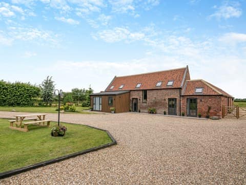 Exterior | The Hive - Fieldhouse Farm Cottages, Skirlaugh