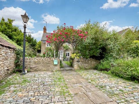 Exterior | Gladwyn Cottage, Sutton Benger, near Lacock