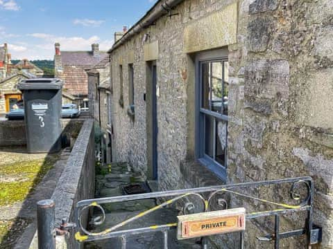 Exterior | Mews End Cottage, Middleham, near Leyburn