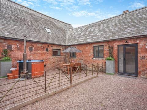 Exterior | Milkmaid&rsquo;s Barn - Woodend Farm, Huntley