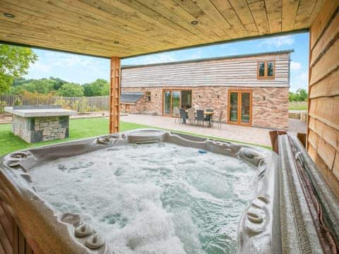 Hot tub | Juglans Barn, Belper