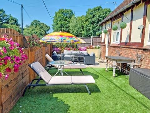 Exterior | Gainsborough Cottage, Chapel St Leonards