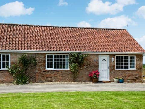 Exterior | Chestnut - The Hollies Country Cottages, Burgh Le Marsh