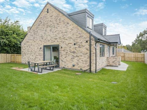 Exterior | The Caddy&rsquo;s Lodge - The Drive Cottages, Bamburgh