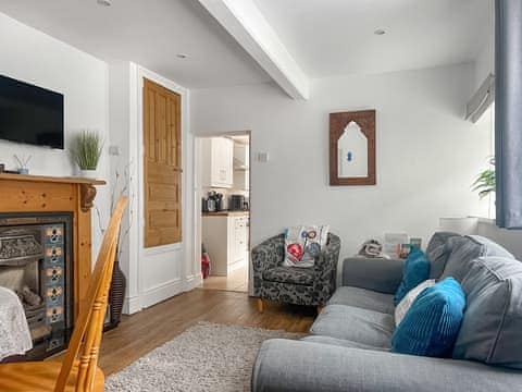 Open plan living space | Taff&rsquo;s Well Cottage, Taff&rsquo;s Well, near Cardiff