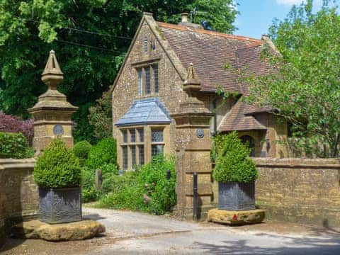 Exterior | Manor Farm Lodge, Crewkerne