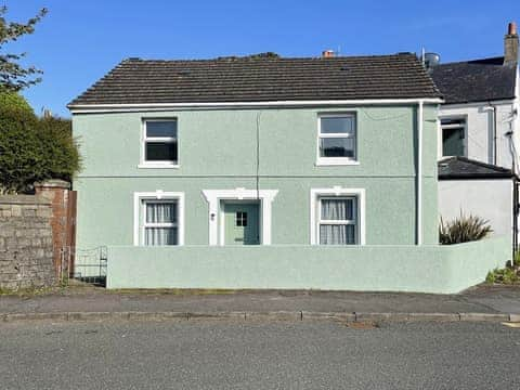 Exterior | Cwtch y Castell, Kidwelly