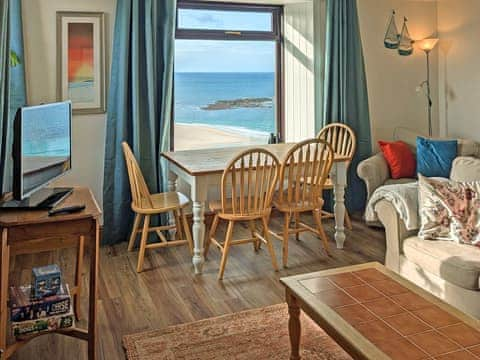 Living room/dining room | Bishop Rock - Carn Towan Cottages, Sennen