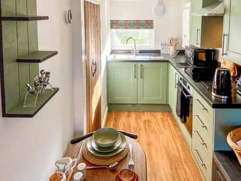 Compact kitchen/diner with shower room/wc  | Ddwylig Bach - Dwylig Isa, Rhyl and Prestatyn