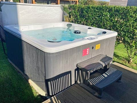 Hot tub | Lodge 67 Una, Carbis Bay, near St Ives