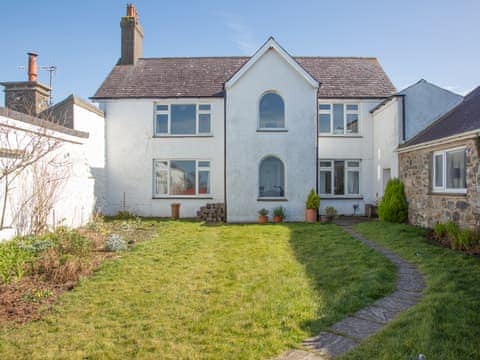 Exterior | Farmhouse - Bach Wen Cottages, Clynnog Fawr