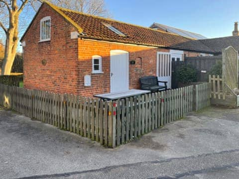 Exterior | Salem View - Riverbank Cottages, Wainfleet St. Mary, near Skegness