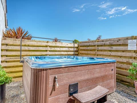 Hot tub | The Farmhouse, St Austell