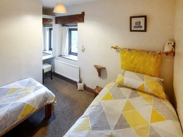 Twin bedroom | Water Bailiffs Lodge - Lumsdale Cottages, Lumsdale, Tansley Wood, near Matlock