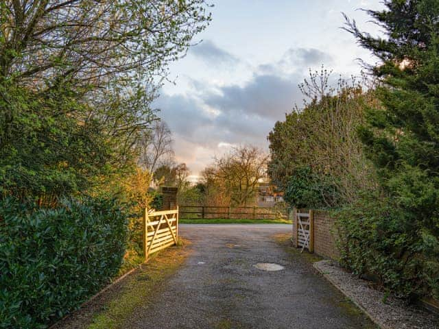 Driveway | Cranny Hill, Walpole St Peter, near King&rsquo;s Lynn