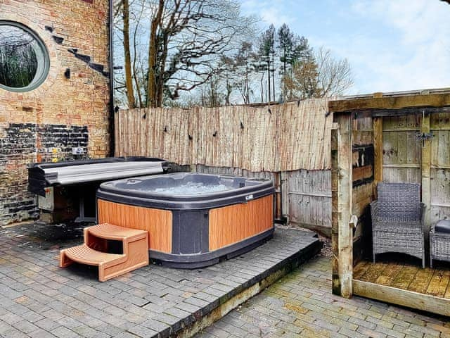 Hot tub | Boot Room - Garden House Cottages, Market Stainton, near Market Rasen