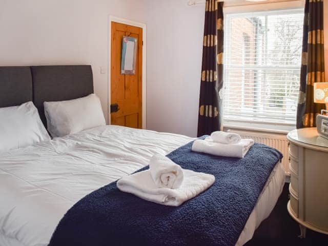 Double bedroom | Fuchsia Cottage, Sea Palling