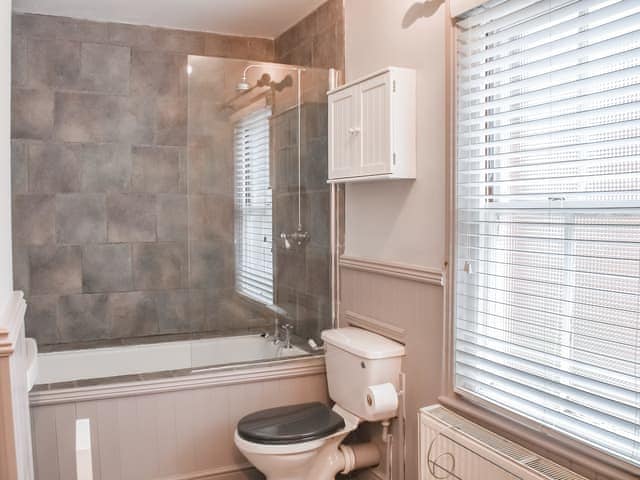 Bathroom | Fuchsia Cottage, Sea Palling