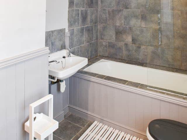 Bathroom | Fuchsia Cottage, Sea Palling