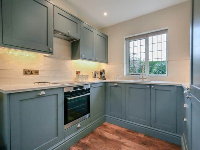 Kitchen/diner | Keeds Cottage - Keeds Cottage and Keeds Barn, Pulborough