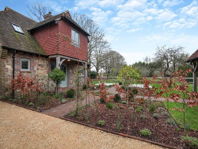 Exterior | Keeds Cottage - Keeds Cottage and Keeds Barn, Pulborough