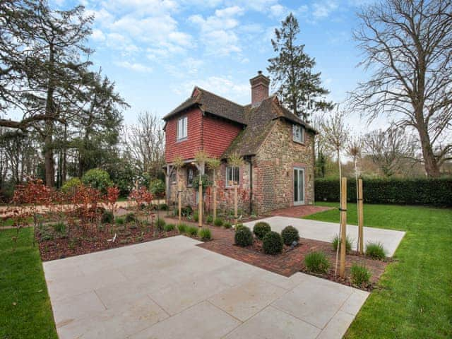 Exterior | Keeds Cottage - Keeds Cottage and Keeds Barn, Pulborough