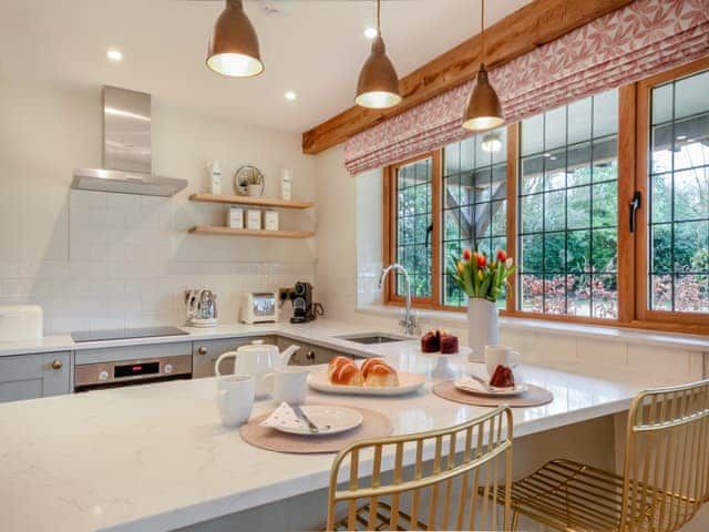 Kitchen area | Keeds Barn - Keeds Cottage and Keeds Barn, Pulborough