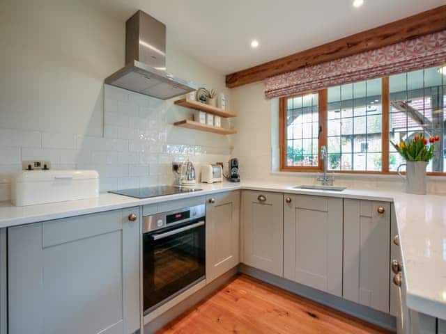 Kitchen area | Keeds Barn - Keeds Cottage and Keeds Barn, Pulborough