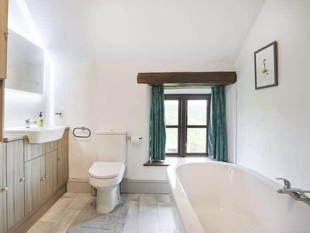 Bathroom | Higher Rowes Farm, Horndon