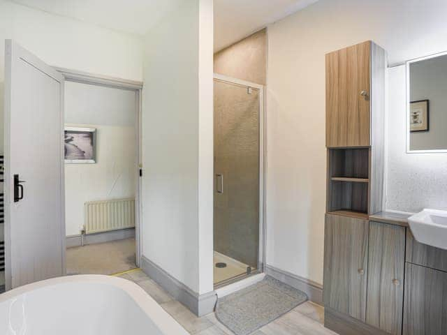 Bathroom | Higher Rowes Farm, Horndon