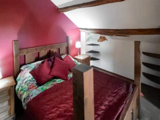 Double bedroom | Crimson Cottage - Wreaks End Farm, Broughton-in-Furness