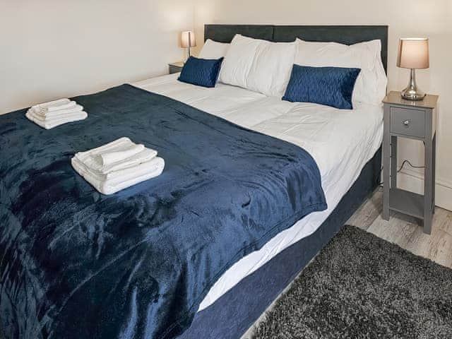 Double bedroom | Queen House, Belper