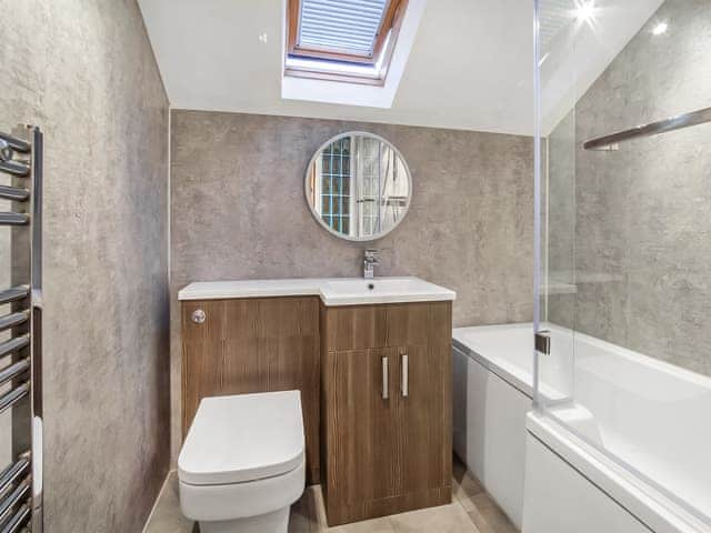 Bathroom | 4 Reubens Court - Reubens Court, York