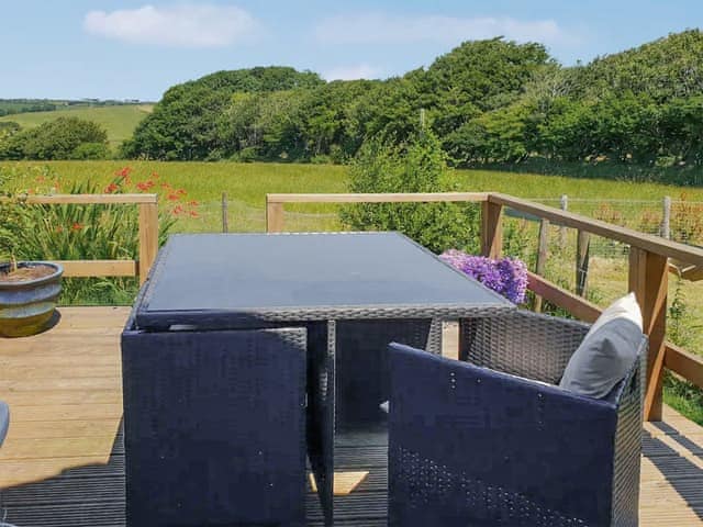 Sitting-out-area | Hindscarth Apartment - Hindscarth Holidays, Camelford