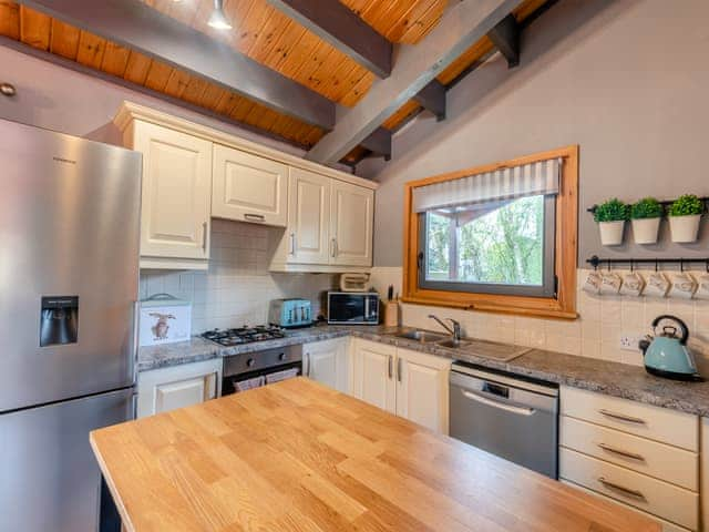 Kitchen area | 5 The Glades - Tattershall Lake Lodges, Tattershall