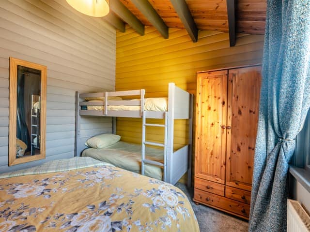 Triple bedroom | 5 The Glades - Tattershall Lake Lodges, Tattershall